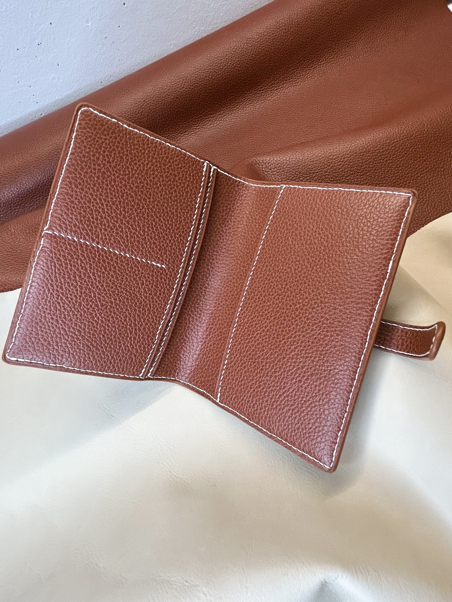 Étui à passeport artisanal